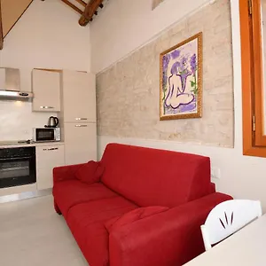 casa-dea-corte-apartment.hotelinveneto.com/